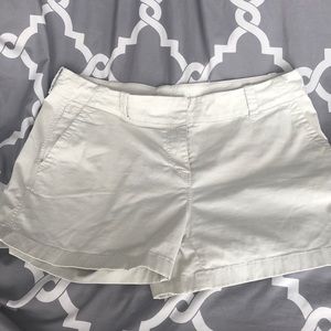 Vineyard Vines khaki color shorts, size 12